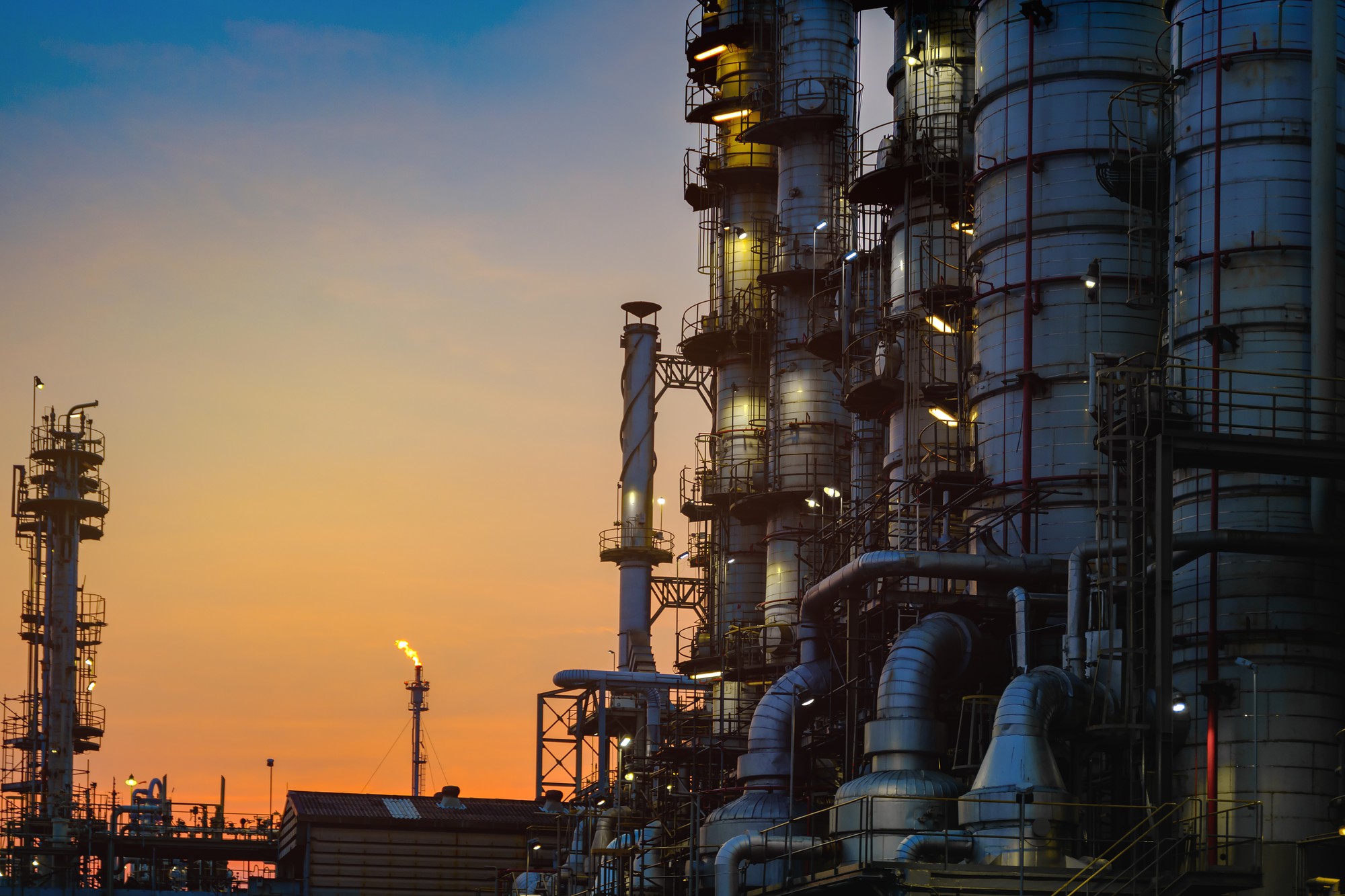  Consulting and carrying out industrial projects (construction, installation, supply, etc.) on a large scale